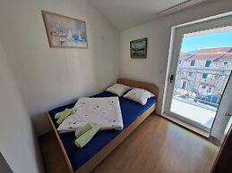 Apartment Kastilac with sea view
