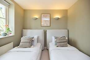 Chiswick Views & Space Elegant 3bdr Duplex With Parking