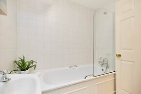 Chiswick Views & Space Elegant 3bdr Duplex With Parking