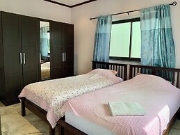 CET Resort & Rayong Padelcenter