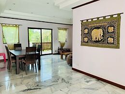 CET Resort & Rayong Padelcenter