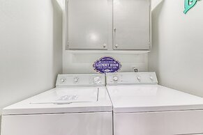 Walk to Dtwn Ruidoso: Mtn-view Condo w/ Pool!