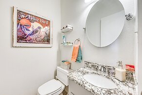 Walk to Dtwn Ruidoso: Mtn-view Condo w/ Pool!