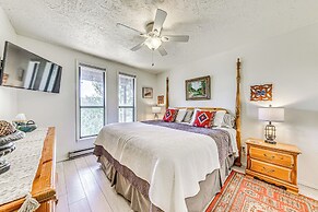 Walk to Dtwn Ruidoso: Mtn-view Condo w/ Pool!