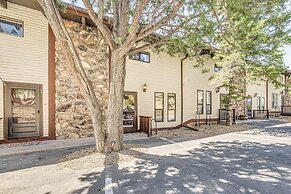 Walk to Dtwn Ruidoso: Mtn-view Condo w/ Pool!