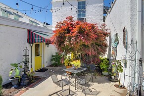Community Courtyard & Fireplace: Cowan Apt!