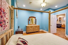 Community Courtyard & Fireplace: Cowan Apt!