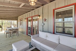 3 Mi to Dtwn: Blue Ridge Cabin w/ Hot Tub & Views