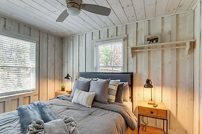 3 Mi to Dtwn: Blue Ridge Cabin w/ Hot Tub & Views