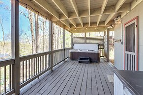 3 Mi to Dtwn: Blue Ridge Cabin w/ Hot Tub & Views