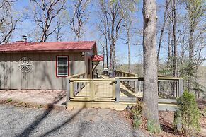 3 Mi to Dtwn: Blue Ridge Cabin w/ Hot Tub & Views