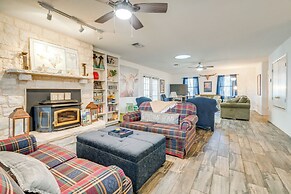'pecan Creek Haus' Lake LBJ Retreat w/ Boat Dock!