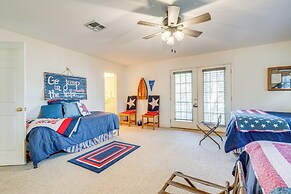 'pecan Creek Haus' Lake LBJ Retreat w/ Boat Dock!