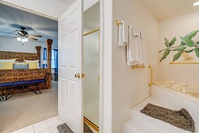 'pecan Creek Haus' Lake LBJ Retreat w/ Boat Dock!