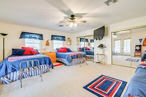 'pecan Creek Haus' Lake LBJ Retreat w/ Boat Dock!