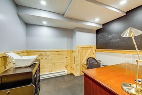 Waterfront Anglers Oasis in The Maine Highlands!