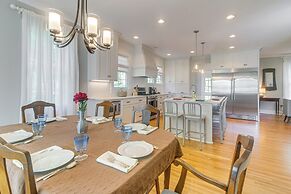 Walk to Dining & Shops: Historic Belmont Home