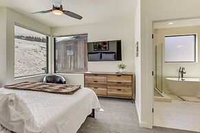 Walk to Ski Lift: Granby Ranch Family Retreat!