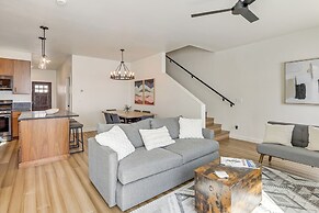 Walk to Ski Lift: Granby Ranch Family Retreat!