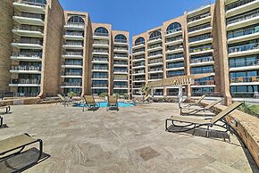 7th-floor Oceanfront Unit w/ Pools in Port Aransas