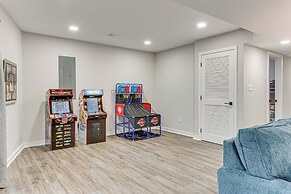 Lake & Pool Access: Poconos Family Getaway!