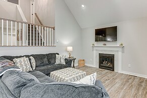 Lake & Pool Access: Poconos Family Getaway!