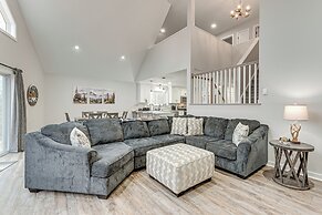 Lake & Pool Access: Poconos Family Getaway!