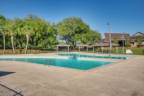 Hit the Greens, Bring Your Pets: Diamondhead Home!