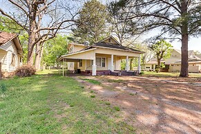Explore the Ozarks: Arkansas Family Home!