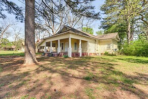 Explore the Ozarks: Arkansas Family Home!