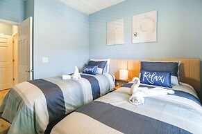 3 Mi to Barefoot Landing: Condo w/ 2 Pools!