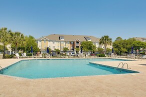 3 Mi to Barefoot Landing: Condo w/ 2 Pools!