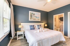 3 Mi to Barefoot Landing: Condo w/ 2 Pools!