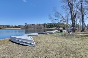 Kayaks & Canoes: Lake-view Retreat in Ellenville!