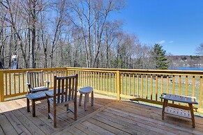 Shared Fire Pit & Kayaks: Catskills Lake Retreat!