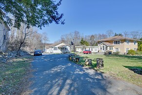 Shared Fire Pit & Kayaks: Catskills Lake Retreat!