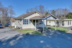 Shared Fire Pit & Kayaks: Catskills Lake Retreat!