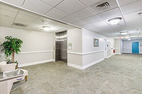 Smith Mountain Lake Retreat w/ Resort Amenities!