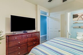 Smith Mountain Lake Retreat w/ Resort Amenities!