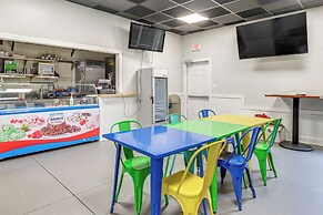 Smith Mountain Lake Retreat w/ Resort Amenities!