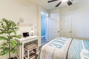 Smith Mountain Lake Retreat w/ Resort Amenities!