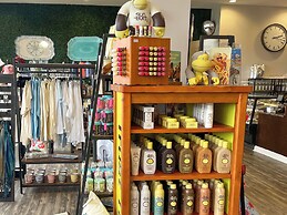 Smith Mountain Lake Retreat w/ Resort Amenities!