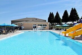 Smith Mountain Lake Retreat w/ Resort Amenities!