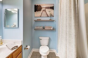 Smith Mountain Lake Retreat w/ Resort Amenities!