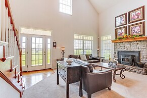 Fire Pit & Gazebo: Rural Warrensburg Getaway!