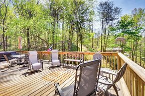 Mtn-view Retreat w/ Covered Porch in Dahlonega!