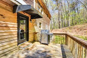 Mtn-view Retreat w/ Covered Porch in Dahlonega!