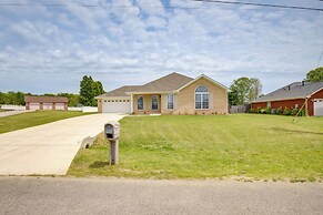Patio & Spacious Yard: Home in Athens