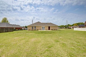 Patio & Spacious Yard: Home in Athens