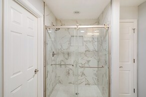 Patio & Spacious Yard: Home in Athens